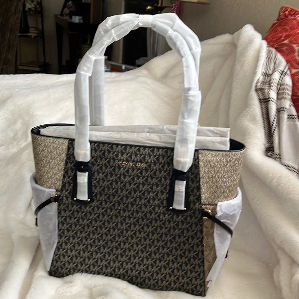 Brand new never used Michael Kors tote